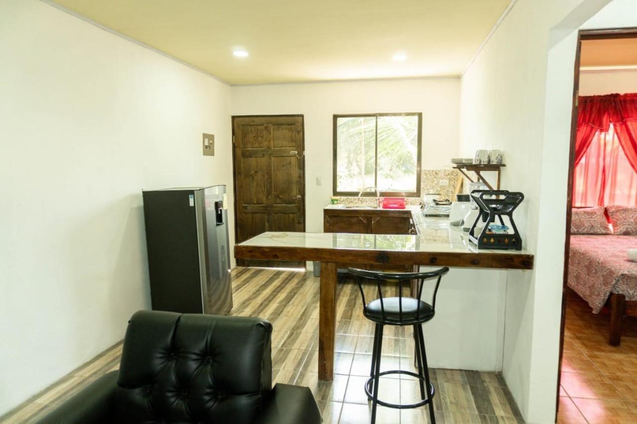 Residencia Las Brisas Griegas Quepos Exterior foto